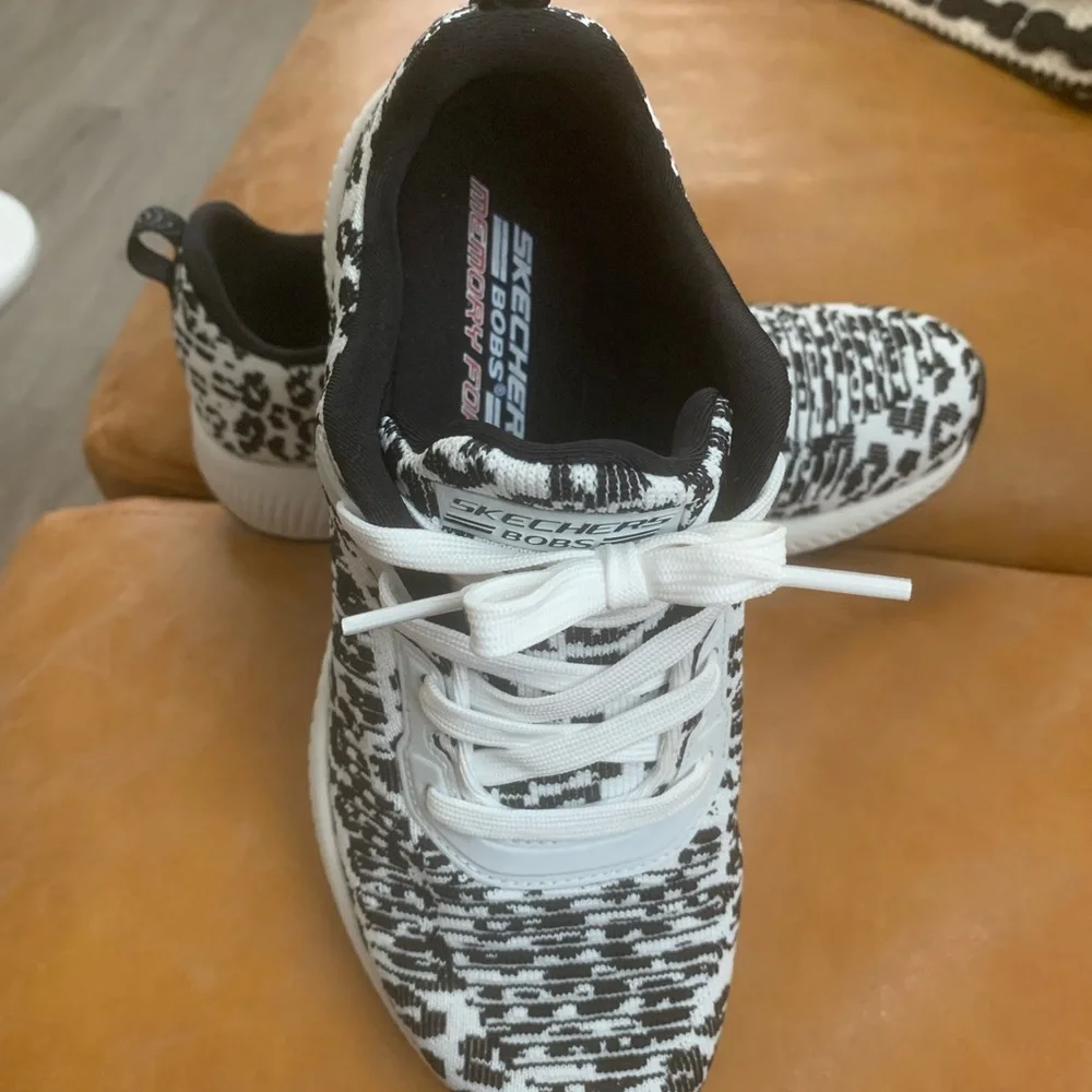 New Skechers casual - Picture 3 of 3